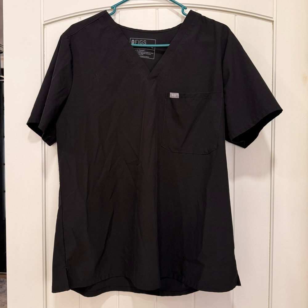 Figs Women's Black Short Sleeve V-Neck Scrub Top